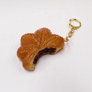 Broken Momiji Manju (Maple Leaf-Shaped Steamed Bun) Keychain - Fake Food Japan