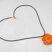 flower-shaped_carrot_ver_2_necklace
