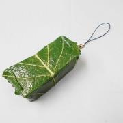 kakinoha_persimmon_leaf_sushi_cell_phone_charm_zipper_pull