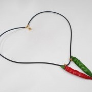 red_and_green_chili_pepper_mini_necklace