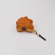 Broken Momiji Manju (Maple Leaf-Shaped Steamed Bun) (small) Headphone Jack Plug - Fake Food Japan