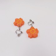 Flower-Shaped Carrot (mini) Clip-On Earrings - Fake Food Japan