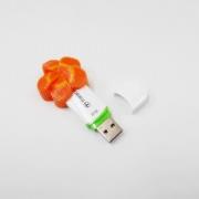 Flower-Shaped Carrot Ver. 2 USB Flash Drive (8GB) - Fake Food Japan