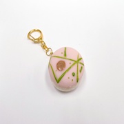 Macaron (pink powder) Keychain - Fake Food Japan