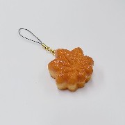 Momiji Manju (Maple Leaf-Shaped Steamed Bun) (small) Cell Phone Charm/Zipper Pull - Fake Food Japan