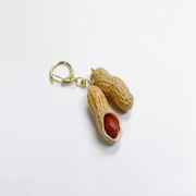 Peanut (Cracked Open) Ver. 1 Keychain - Fake Food Japan